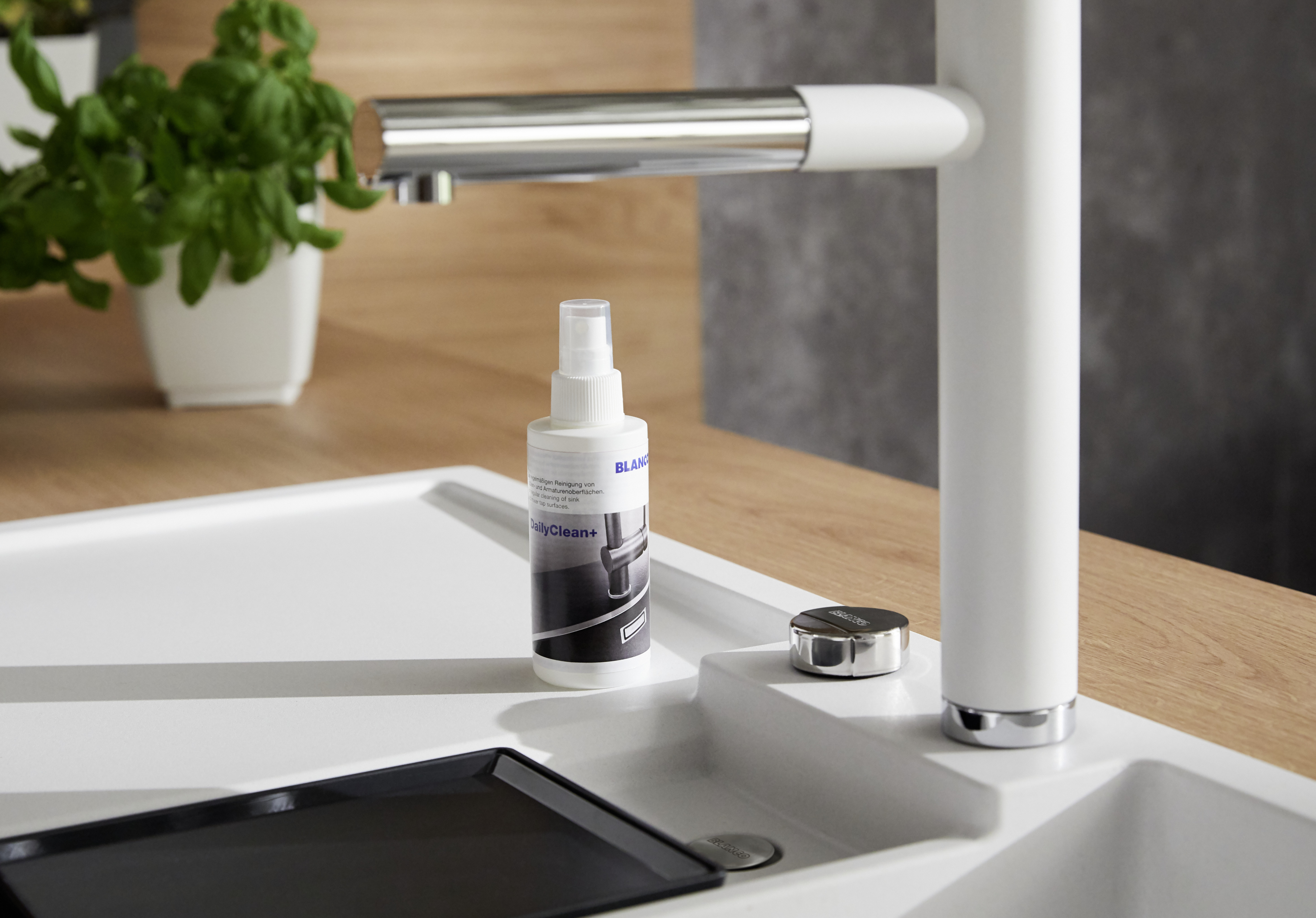 Čisticí prostředek BLANCO DailyClean+ pro údržbu granitových dřezů